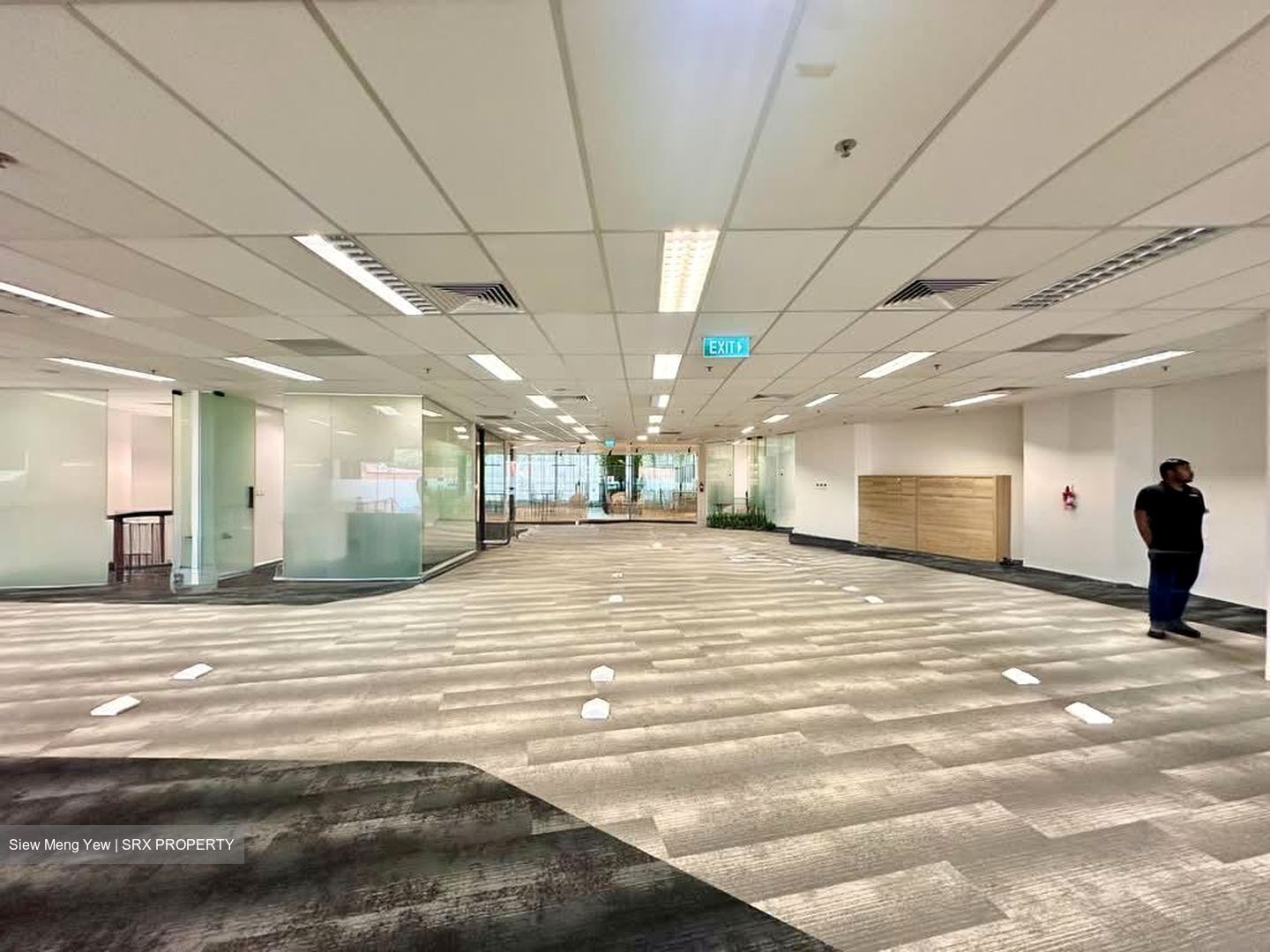 Dapenso Building (D1), Office #547606281